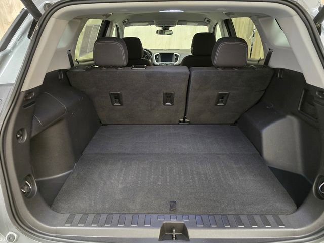 Used 2023 GMC Terrain SLE w/ Driver Convenience Package image 33
