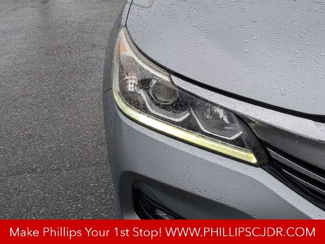 Used 2017 Honda Accord EX-L image 9
