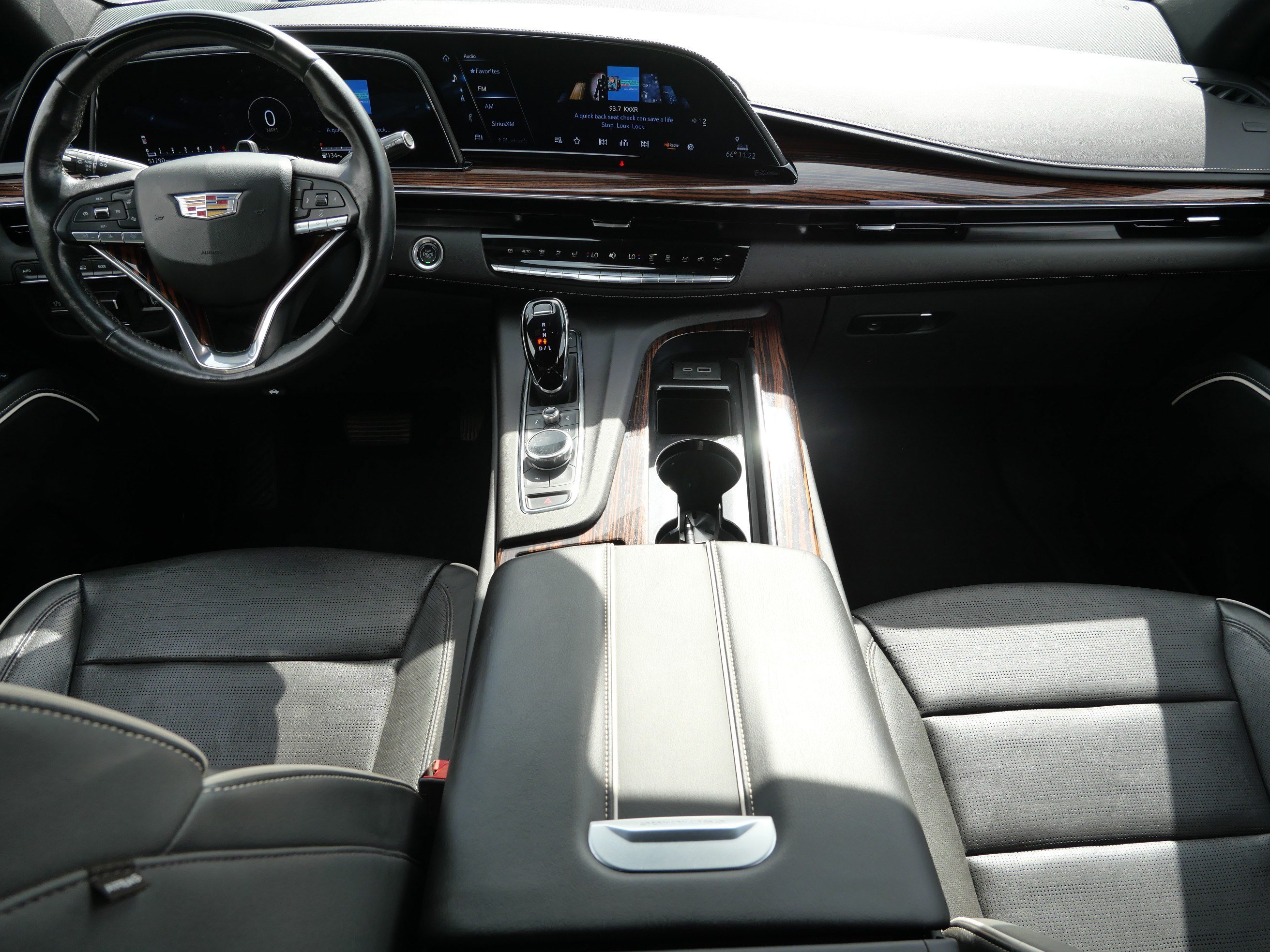 Certified 2024 Cadillac Escalade Premium Luxury w/ Performance Package AWD/4WD image 8