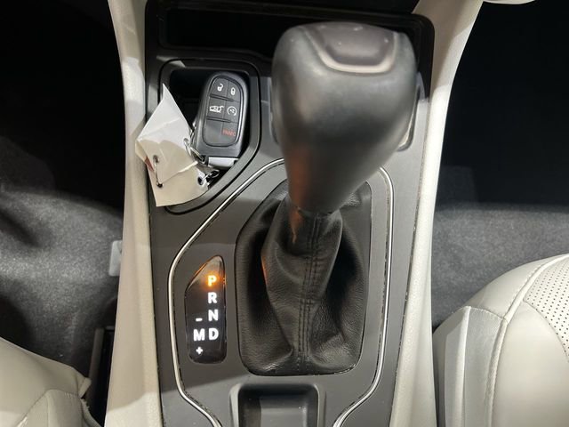 Used 2020 Jeep Cherokee Latitude Lux w/ Comfort/Convenience Group image 14