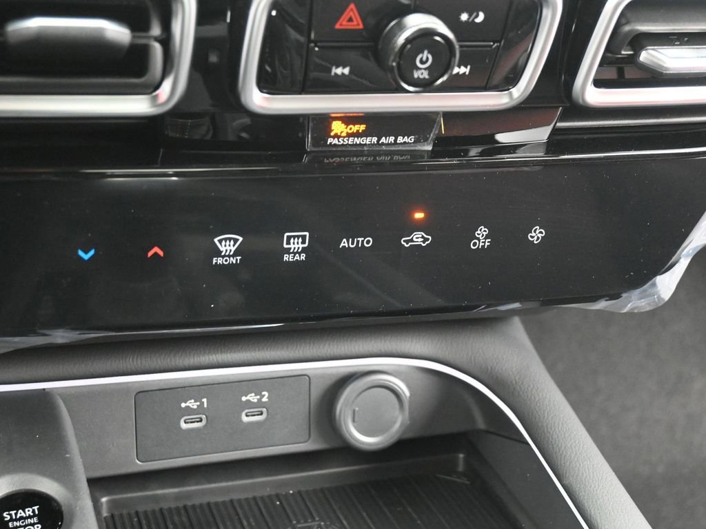 New 2026 Nissan Sentra SR w/ Floor Mat Package FWD image 11