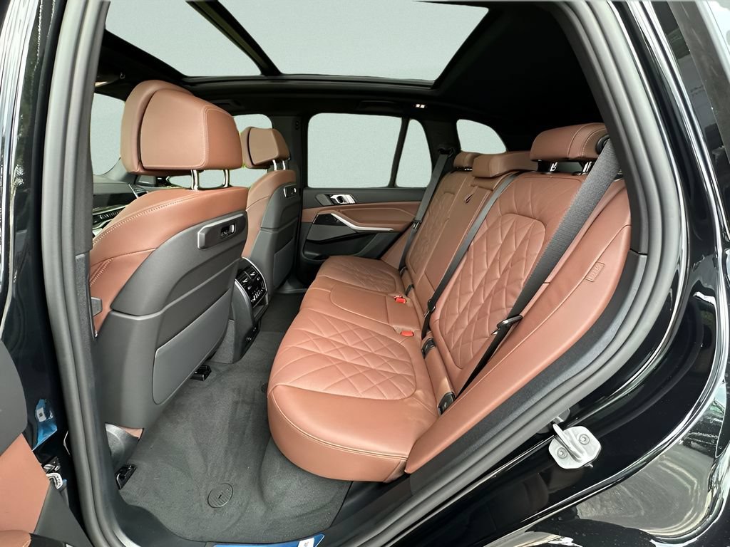 New 2026 BMW X5 xDrive40i w/ M Sport Package AWD/4WD image 23