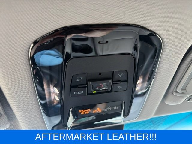 Used 2022 Toyota Venza LE AWD/4WD image 18