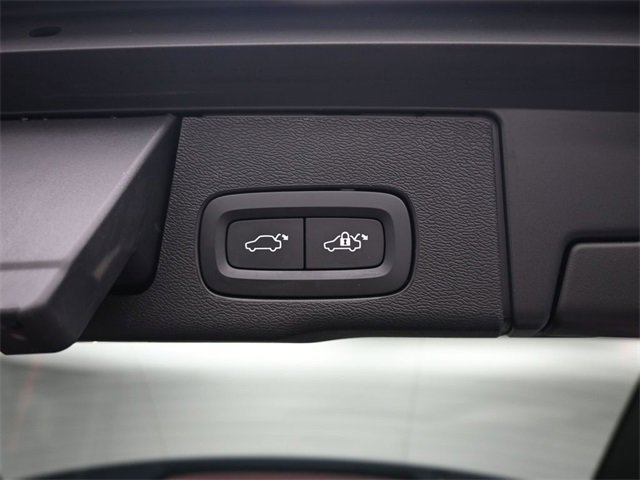 Used 2023 Volvo XC60 B6 Ultimate w/ Climate Package image 33