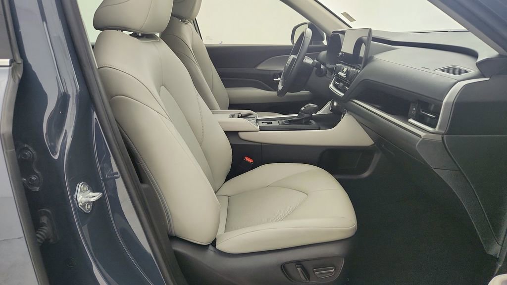 Used 2024 Toyota Grand Highlander XLE image 33