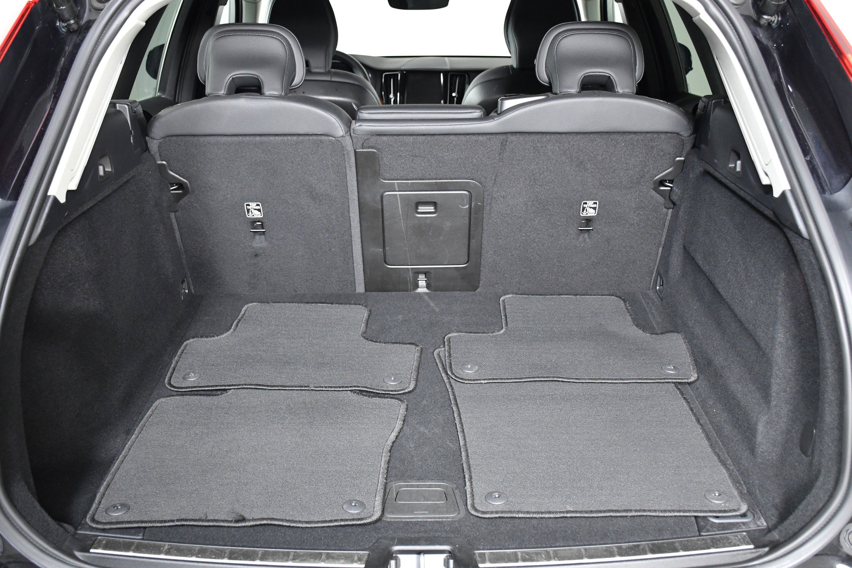 Used 2024 Volvo XC60 B5 Plus image 33