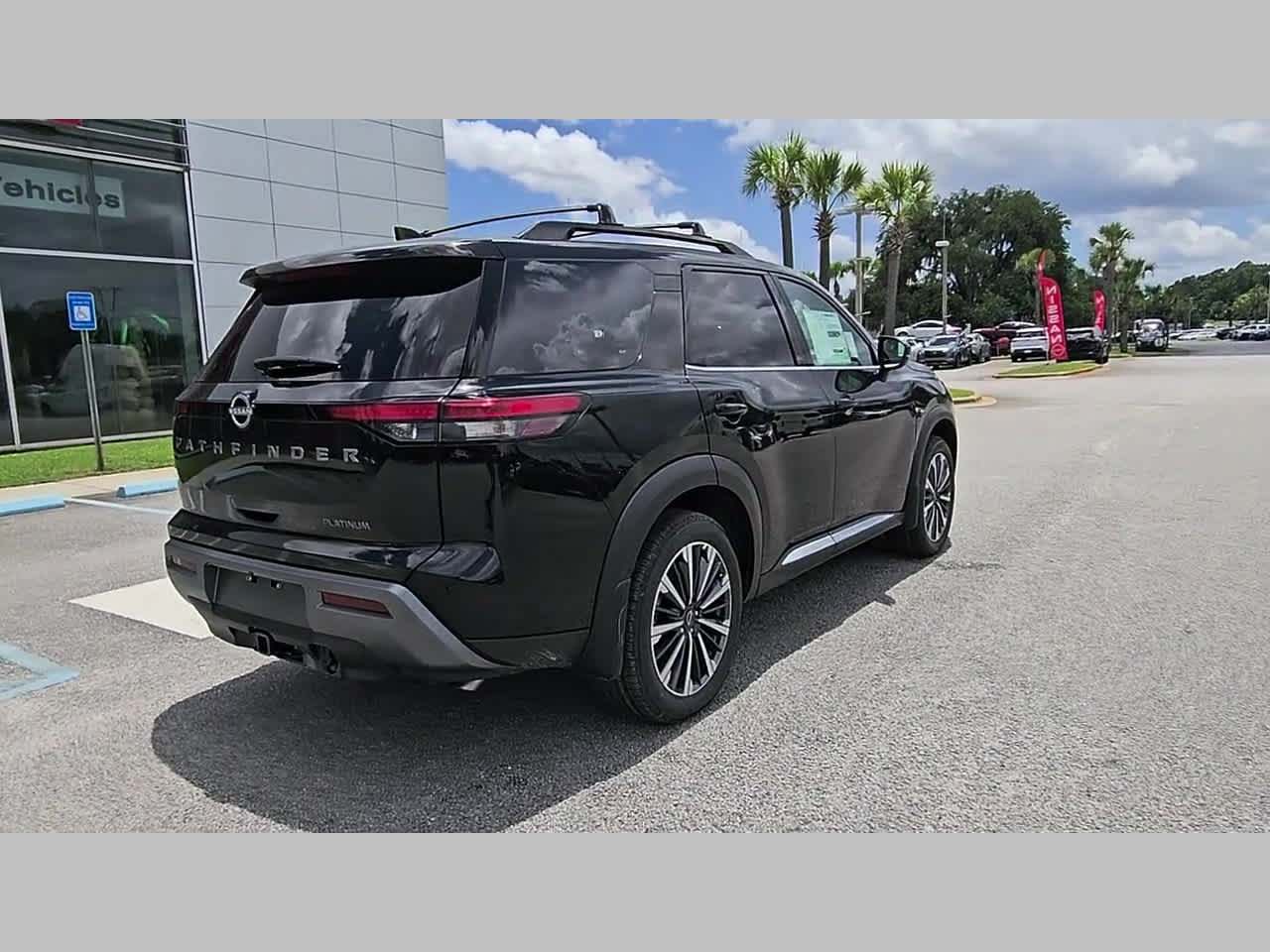 New 2026 Nissan Pathfinder Platinum FWD image 30