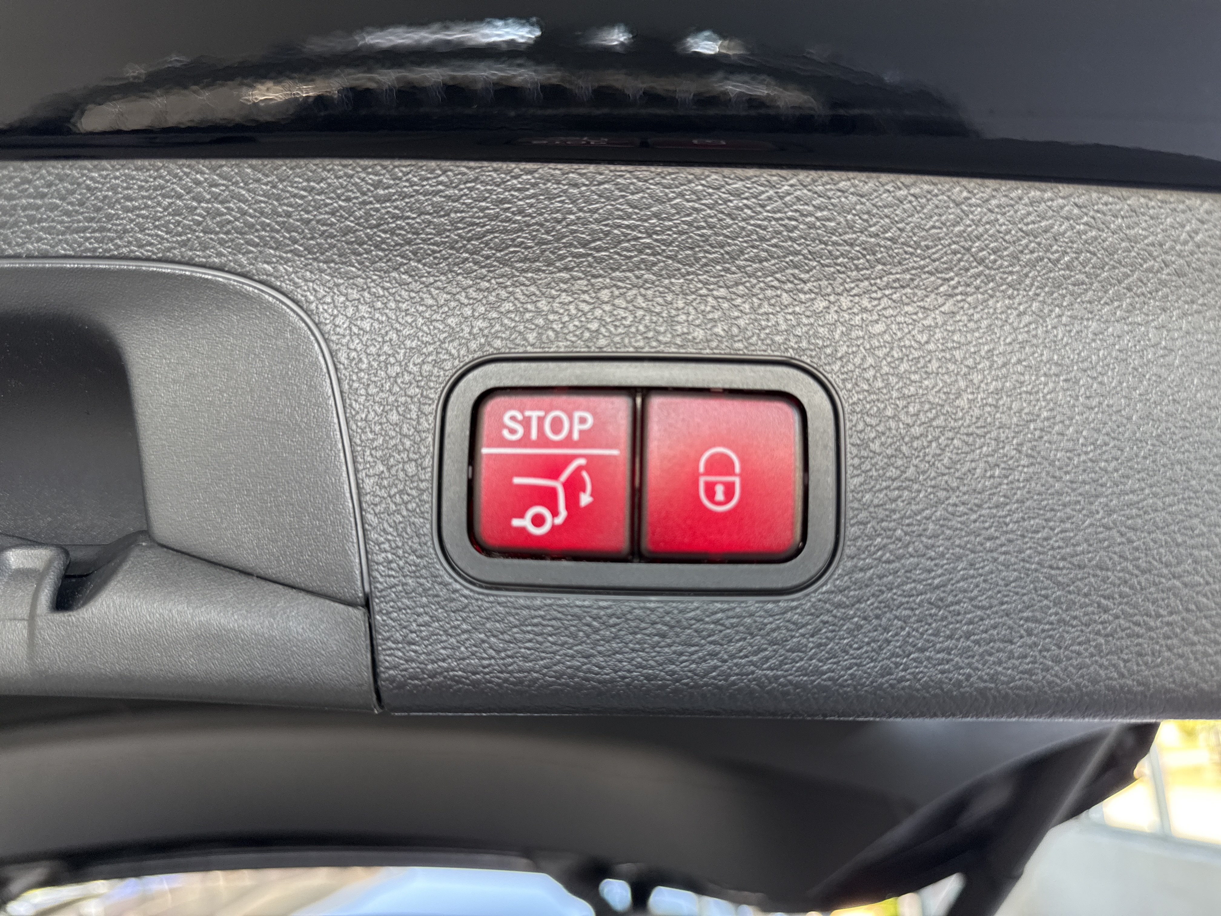 Used 2024 Mercedes-Benz GLS 450 4MATIC image 13