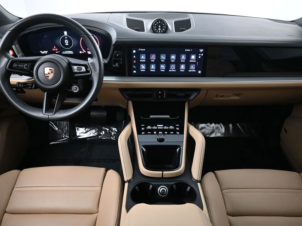 Certified 2024 Porsche Cayenne AWD/4WD image 6