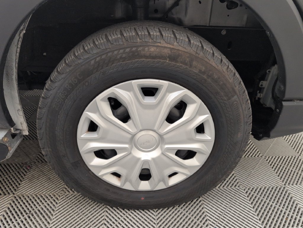 Used 2025 Ford Transit 250 Low Roof w/ Exterior Upgrade Package RWD image 18