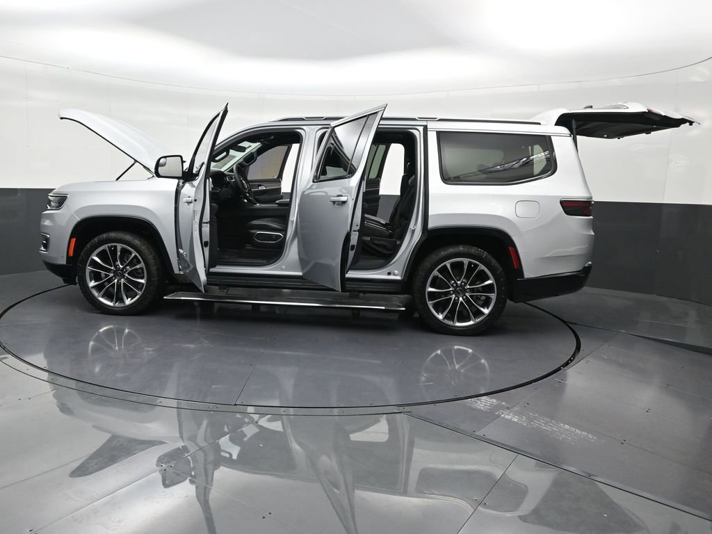 Used 2022 Jeep Wagoneer Series III w/ Premium Group I image 34