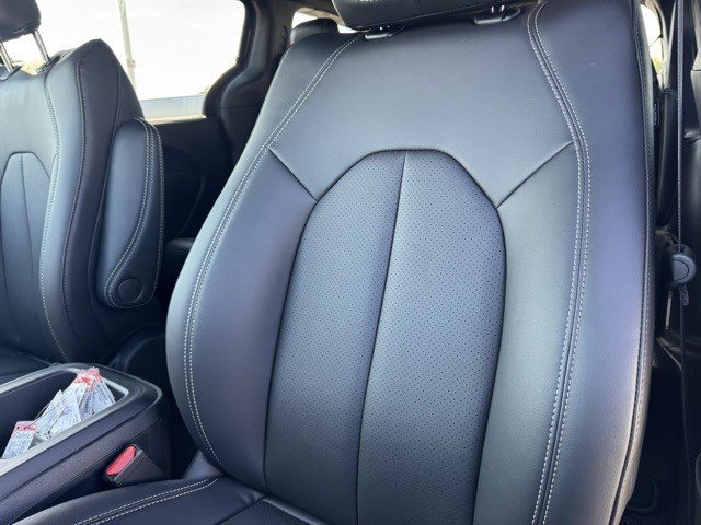 New 2026 Chrysler Pacifica Select image 29