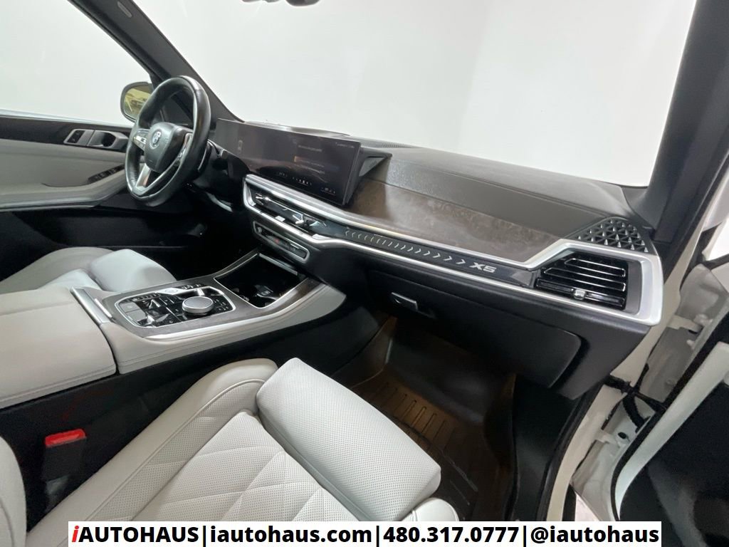 Used 2024 BMW X5 xDrive50e w/ Premium Package AWD/4WD image 25