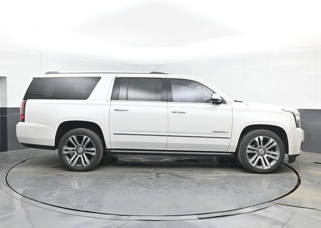 Used 2018 GMC Yukon XL Denali w/ Denali Ultimate Package AWD/4WD image 11