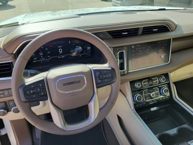 Used 2024 GMC Yukon Denali image 15