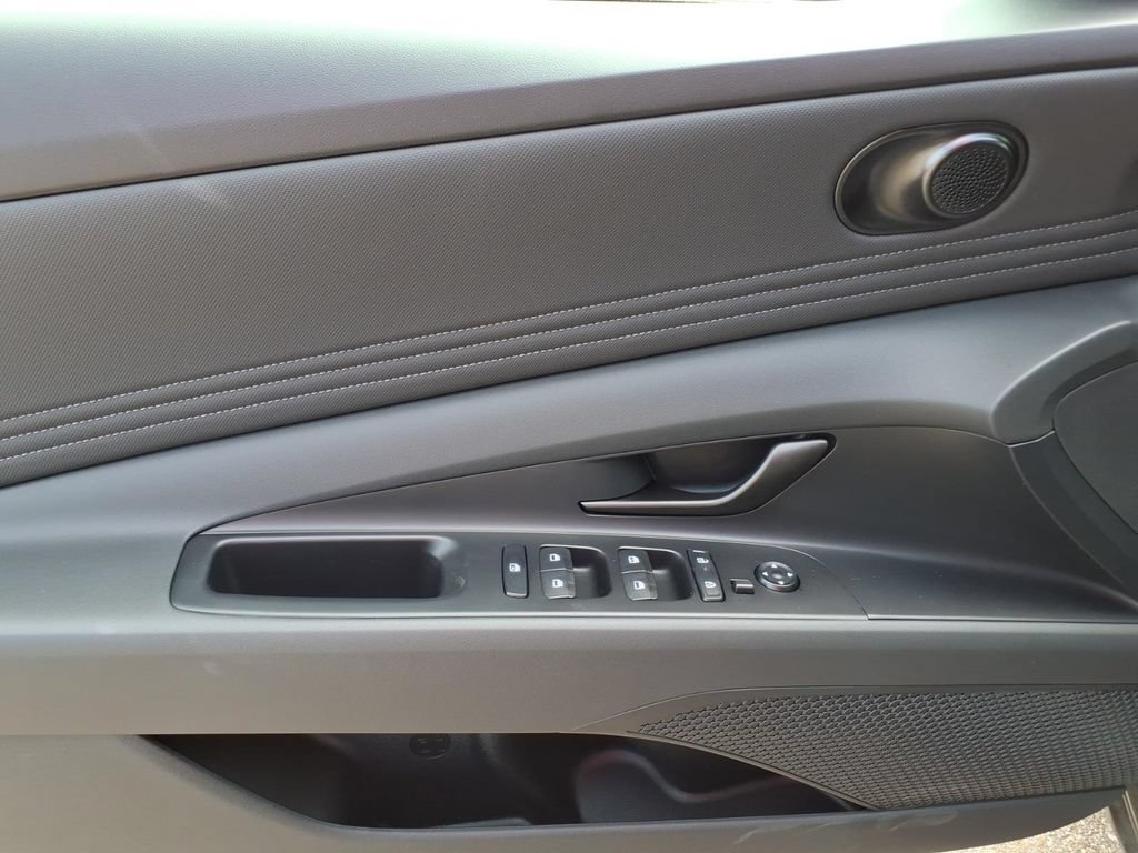 New 2026 Hyundai Elantra Sport FWD image 13