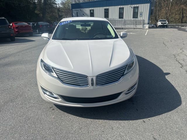Used 2014 Lincoln MKZ image 2