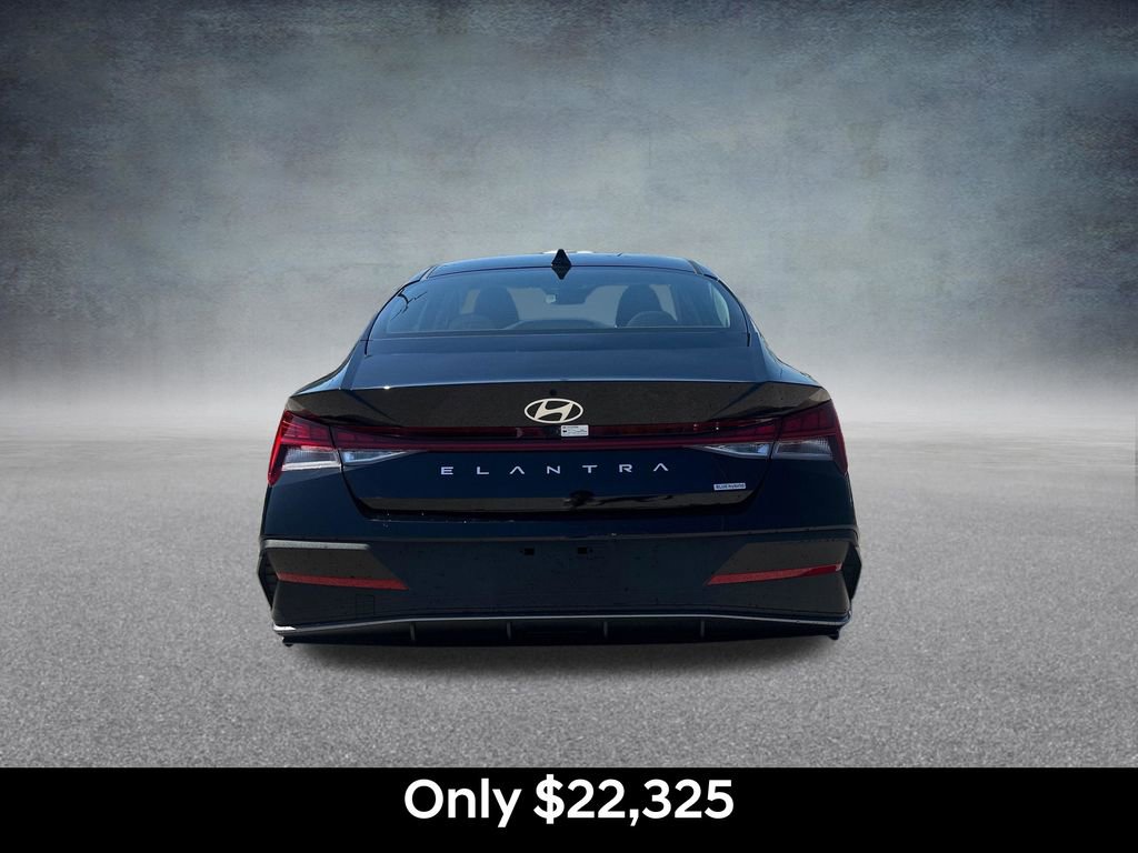Certified 2025 Hyundai Elantra Hybrid FWD image 4
