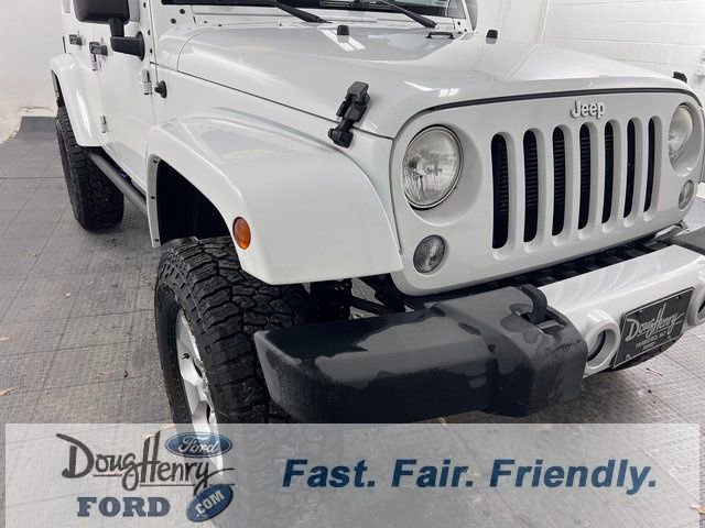 Used 2014 Jeep Wrangler Unlimited Sahara w/ Dual Top Group image 8