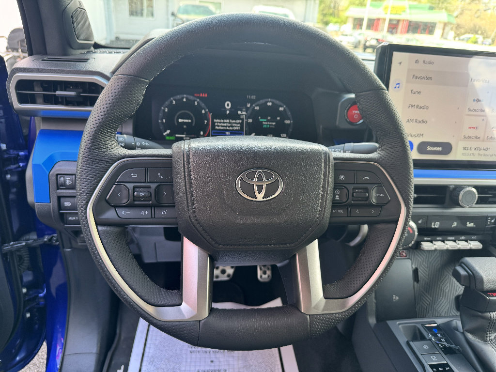 Used 2025 Toyota Tacoma TRD Sport AWD/4WD image 14
