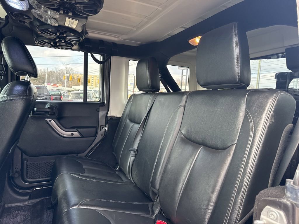 Used 2018 Jeep Wrangler Unlimited Sahara image 27