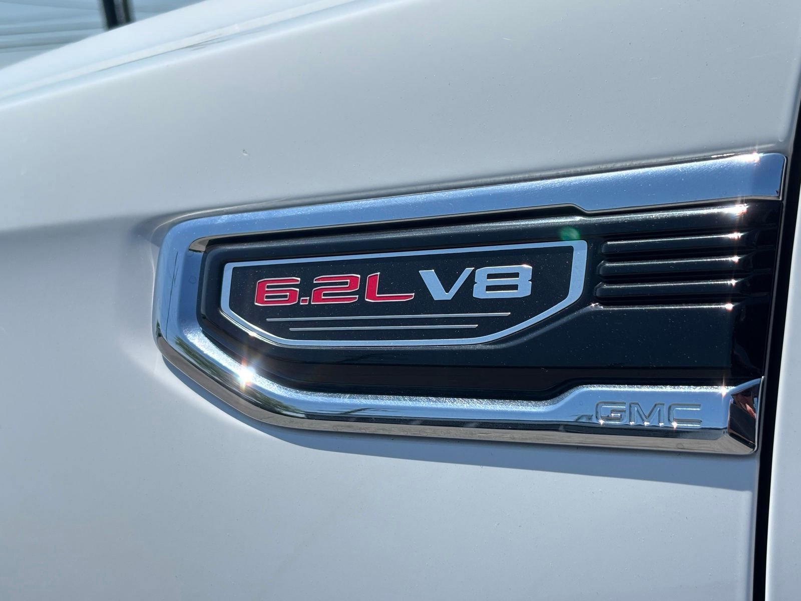 Used 2019 GMC Sierra 1500 SLT w/ SLT Premium Plus Package AWD/4WD image 11