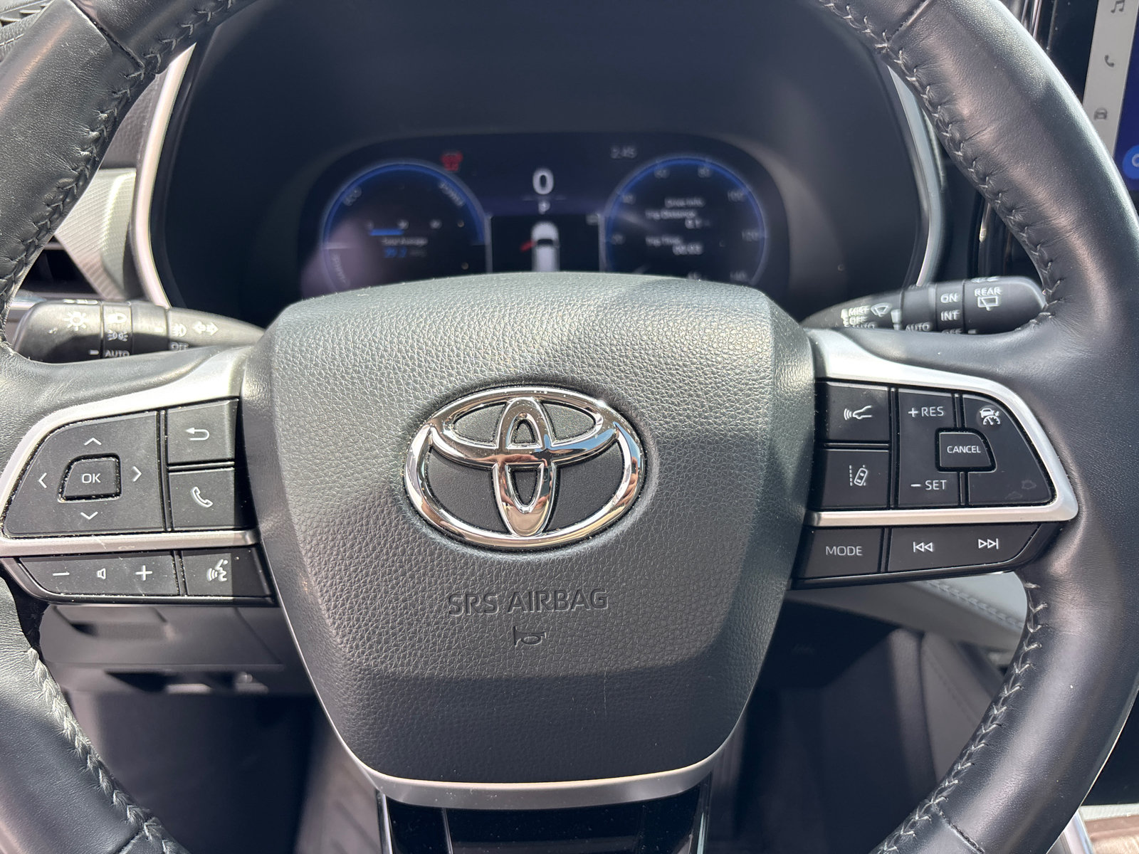Used 2023 Toyota Highlander Platinum AWD/4WD image 16