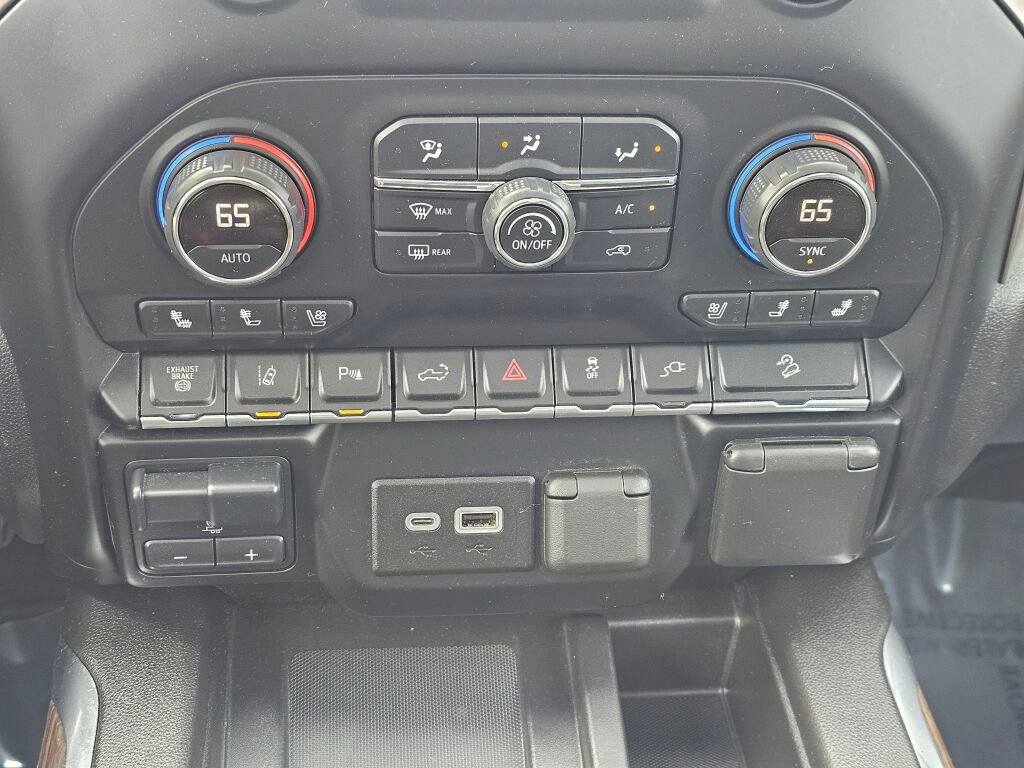 Used 2022 Chevrolet Silverado 3500 High Country w/ Safety Package II AWD/4WD image 17