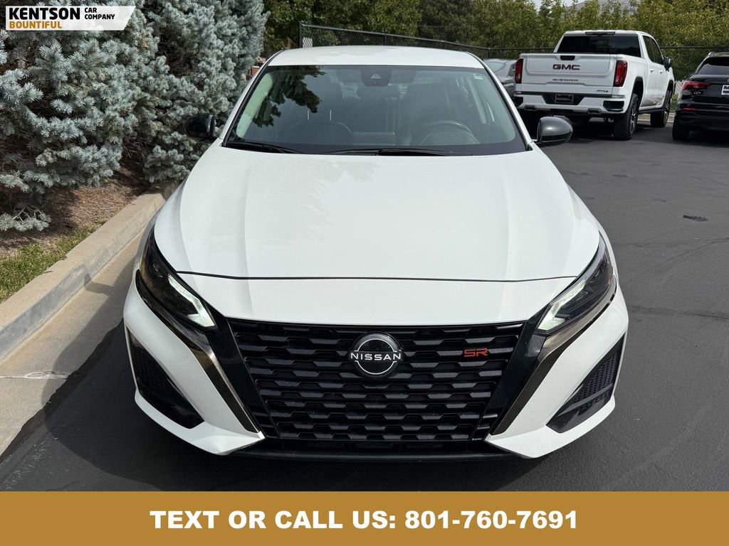 Used 2024 Nissan Altima 2.5 SR image 2