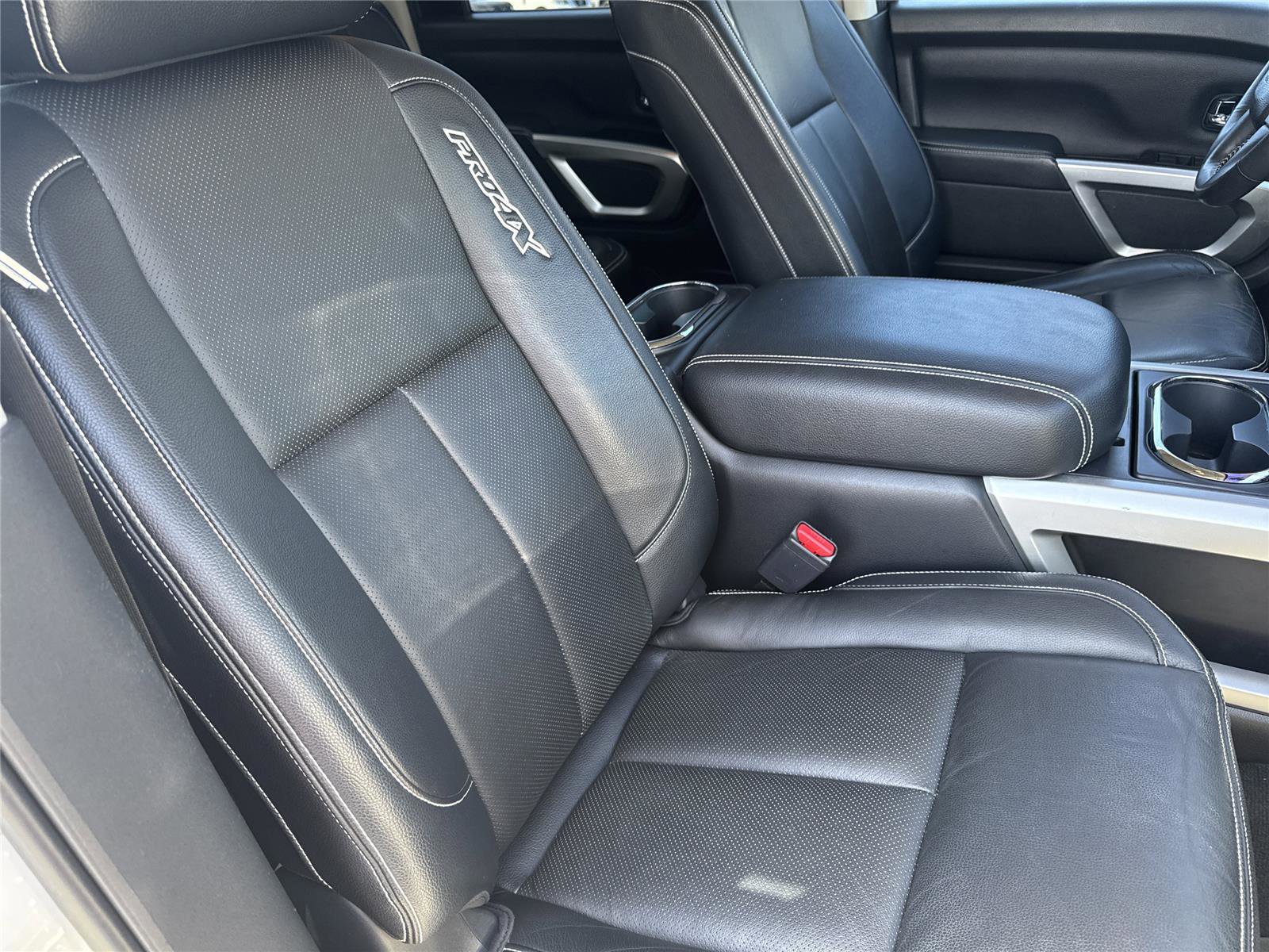 Used 2018 Nissan Titan PRO-4X w/ Pro-4x Convenience Package AWD/4WD image 35