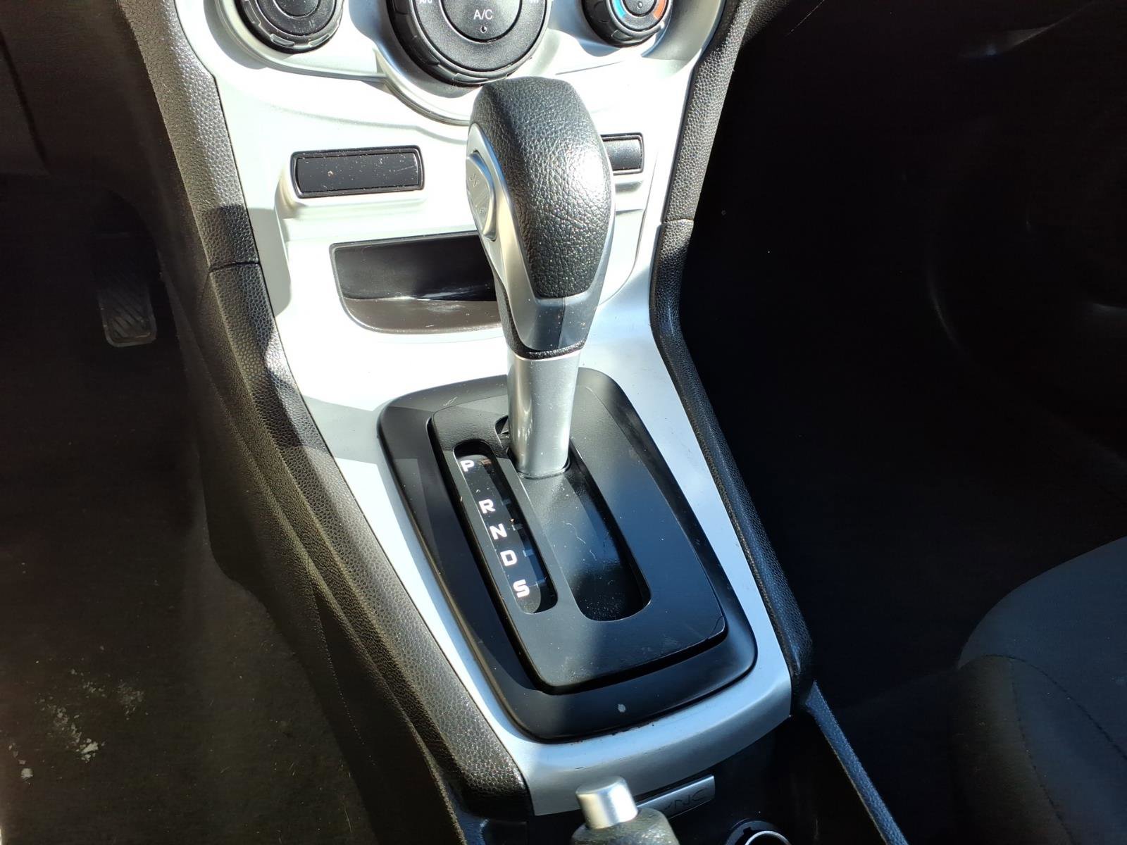 Used 2019 Ford Fiesta SE image 16