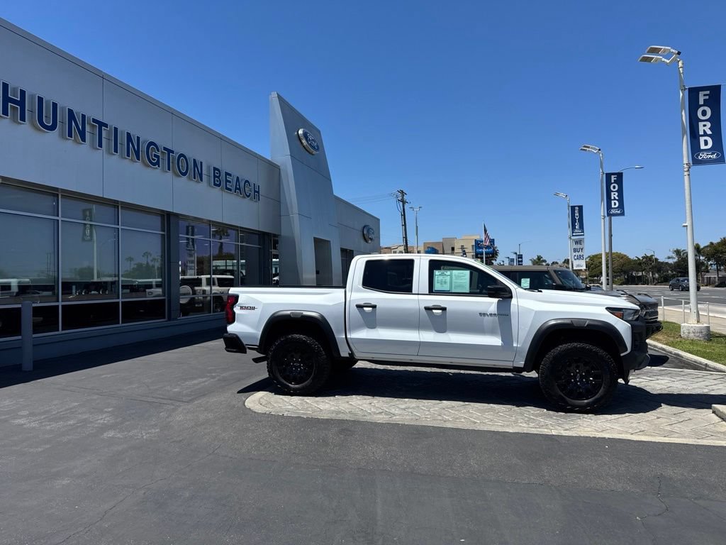 Used 2024 Chevrolet Colorado Trail Boss AWD/4WD image 3