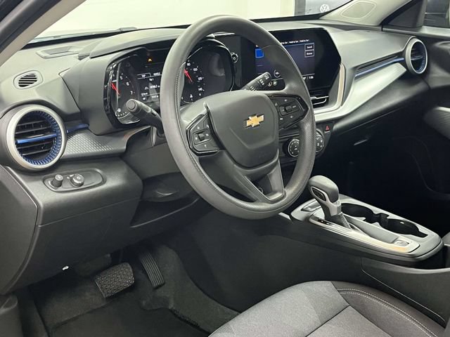 Used 2025 Chevrolet Trax LS FWD image 14