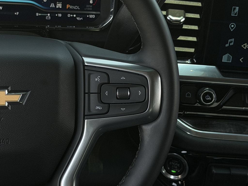 Used 2024 Chevrolet Silverado 2500 LTZ w/ LTZ Convenience Package AWD/4WD image 18