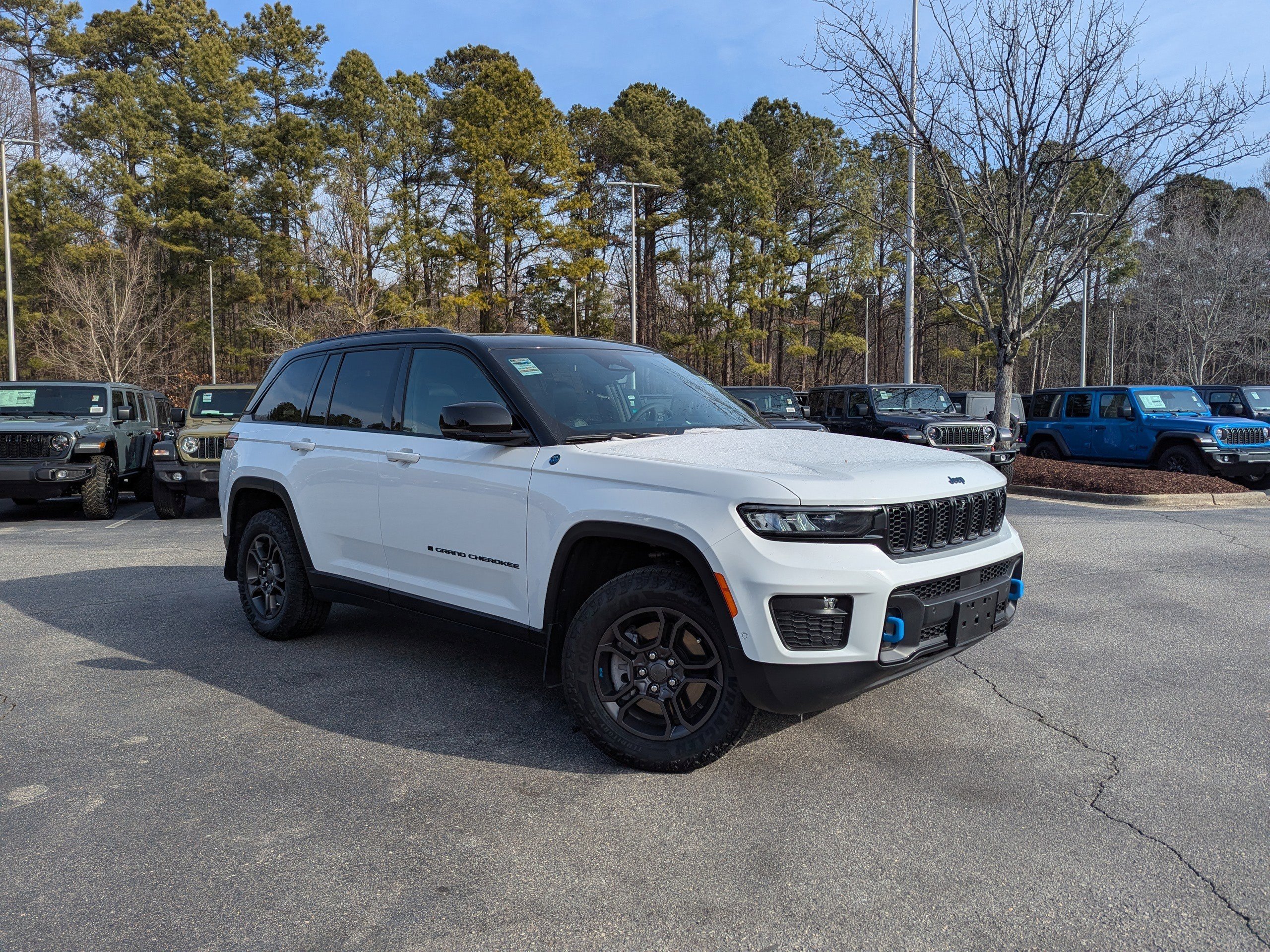 Used 2024 Jeep Grand Cherokee Trailhawk w/ Advanced Protech Group II image 3
