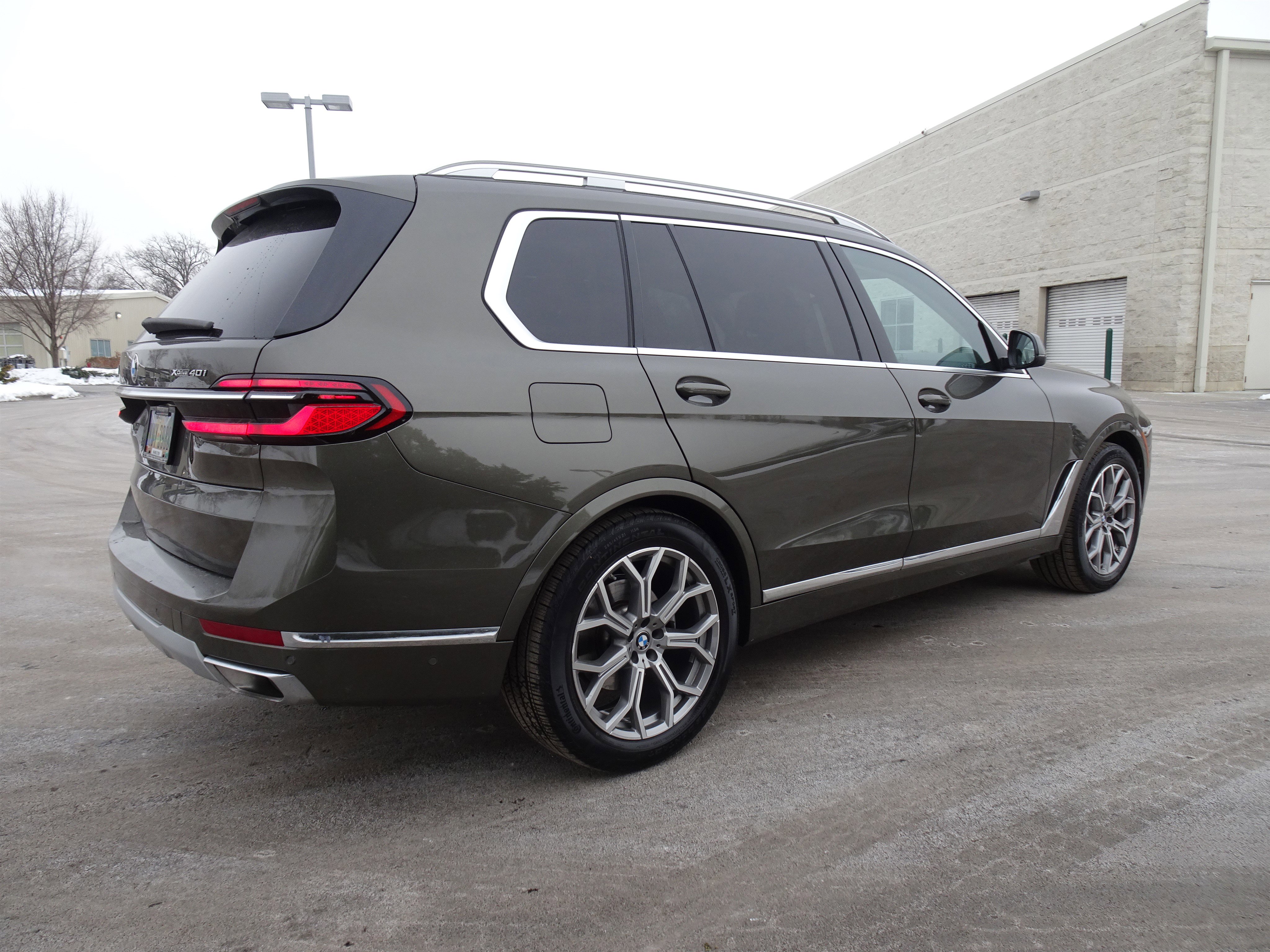 Used 2023 BMW X7 xDrive40i w/ Premium Package image 9