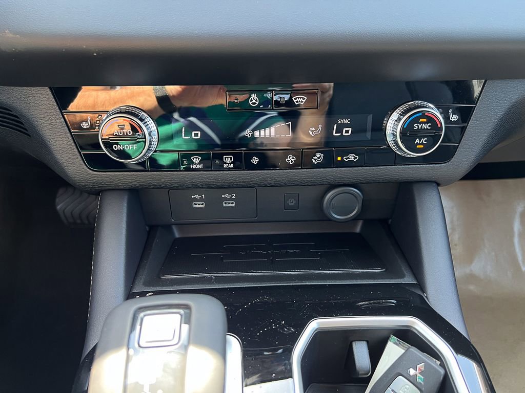 New 2026 Mitsubishi Outlander SE image 25