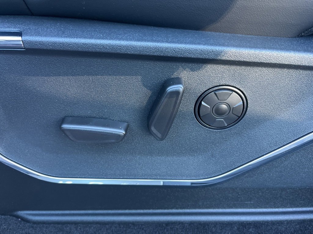 New 2026 Ford F250 Platinum image 18