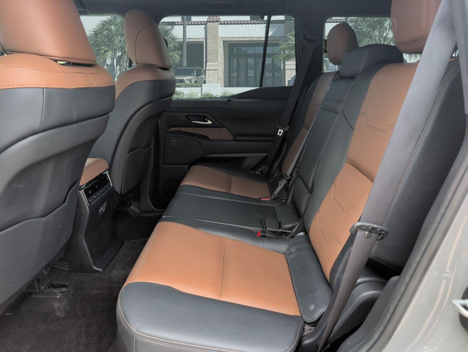 Certified 2024 Lexus GX 550 w/ Accessory Package (Z1) AWD/4WD image 25