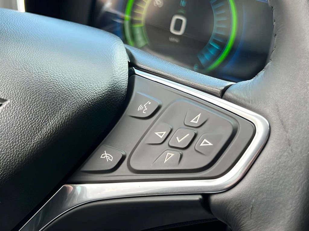 Used 2017 Chevrolet Volt Premier w/ Driver Confidence II Package FWD image 16