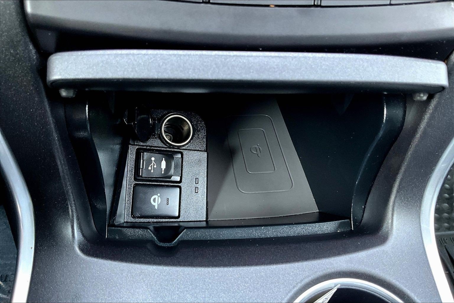 Used 2015 Toyota Camry XLE w/ Moonroof Package FWD image 26