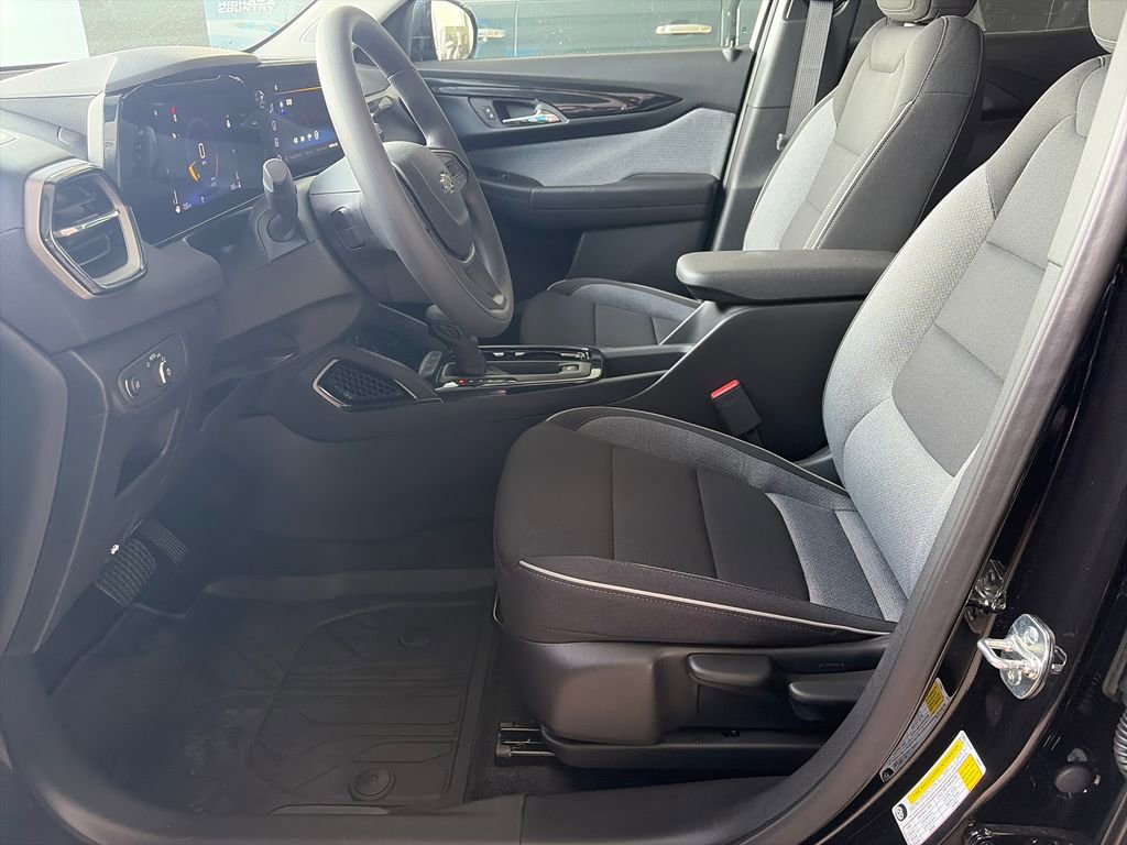 New 2026 Chevrolet TrailBlazer LT w/ Midnight Edition FWD image 14