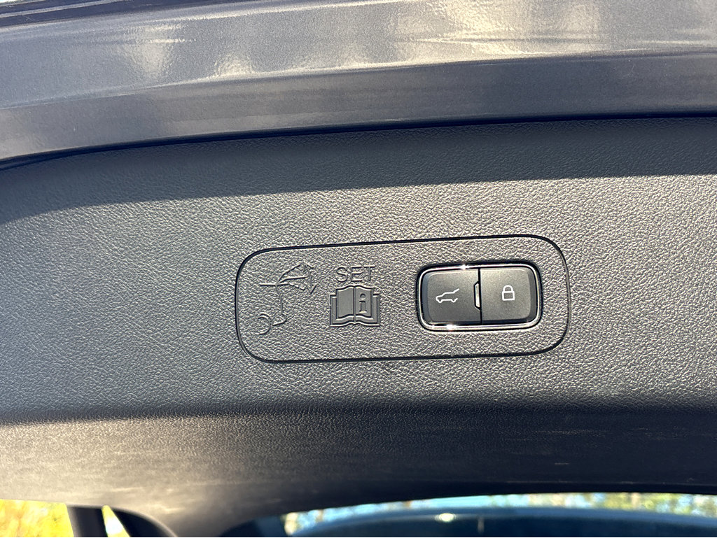 Used 2023 Lincoln Aviator Reserve w/ Equipment Group 201A image 36