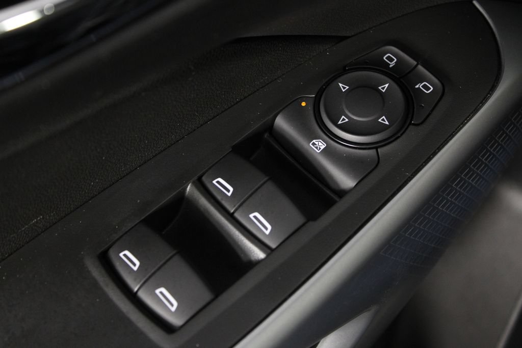Used 2024 Chevrolet Trax RS w/ Driver Confidence Package FWD image 21