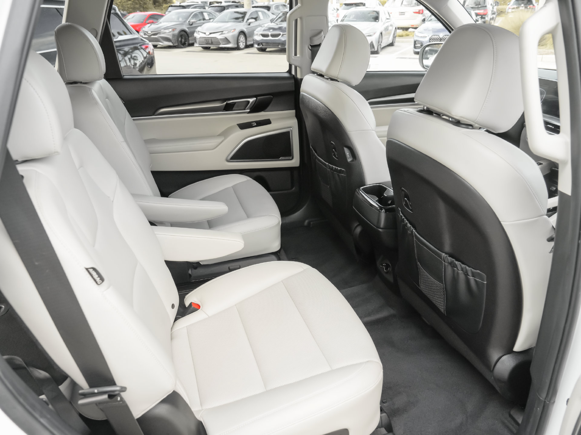 Used 2025 Kia Telluride S FWD image 37