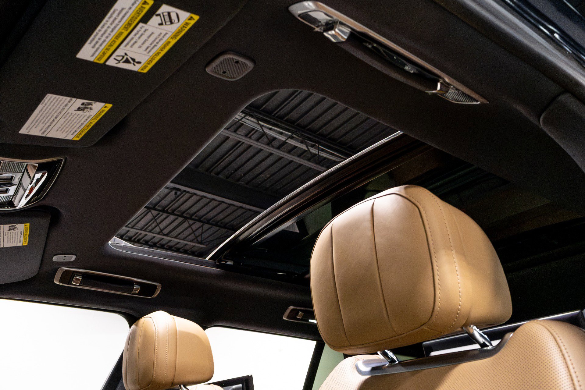 Used 2024 Land Rover Range Rover SE image 11