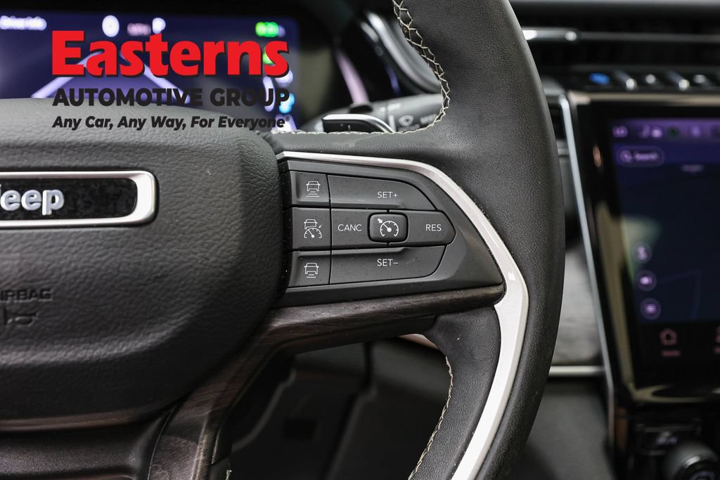 Used 2022 Jeep Grand Cherokee Limited 4xe w/ Luxury Tech Group II AWD/4WD image 16