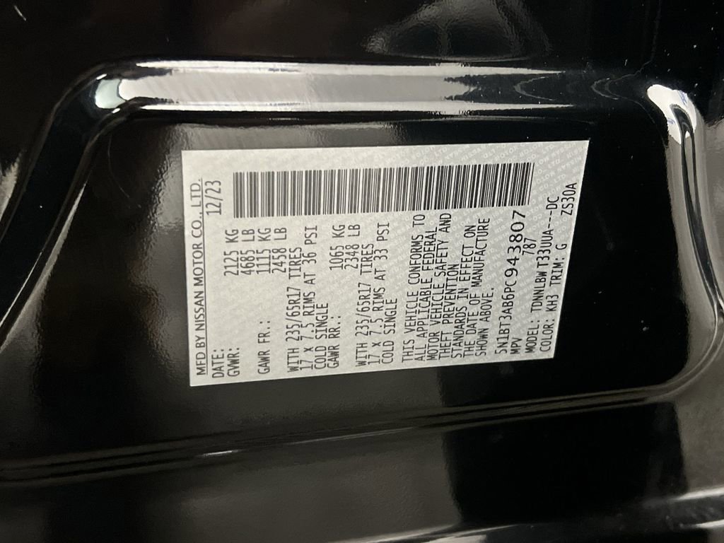 Used 2023 Nissan Rogue S image 32