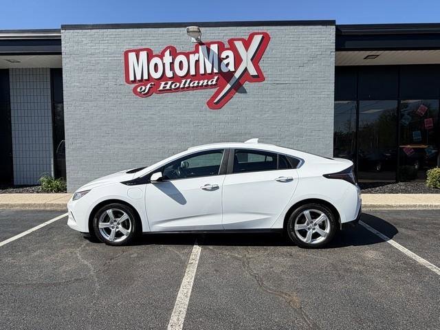 Used 2018 Chevrolet Volt LT w/ Comfort Package FWD image 1