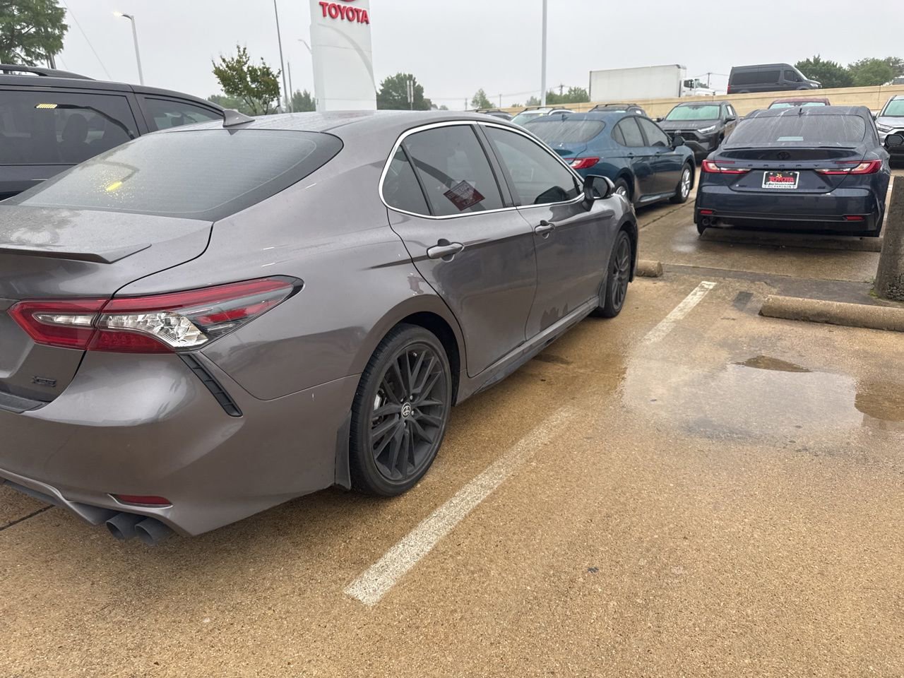 Used 2023 Toyota Camry XSE FWD image 4